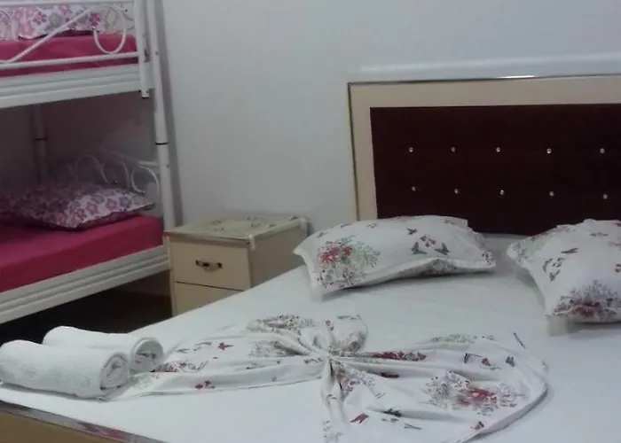 Florand Sela Apartament Ksamil